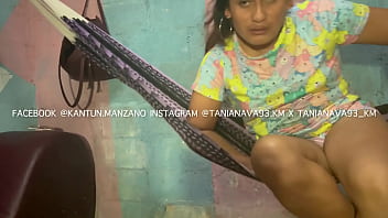 TANIA NAVA- juega con dildos y se dilata el culo